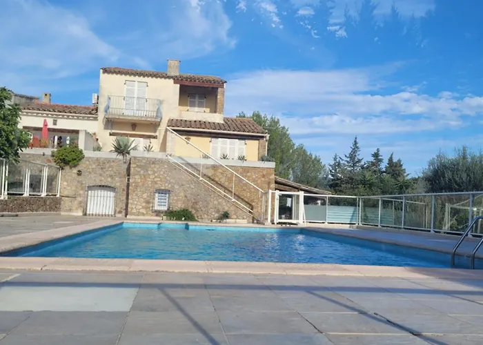 Synae- Joli Classe 3etoiles Avec Terrasse Et Piscine Sainte-Maxime