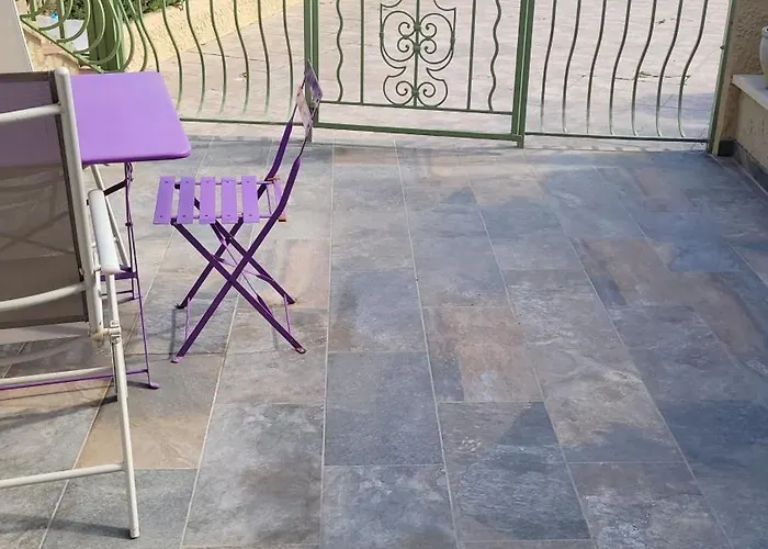 Synae- Joli Classe 3etoiles Avec Terrasse Et Piscine * Sainte-Maxime