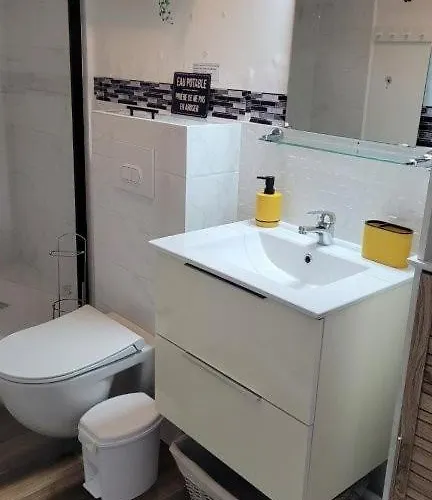 Appartement Pour Escapade à Deux, Sainte- Maxime Synae *