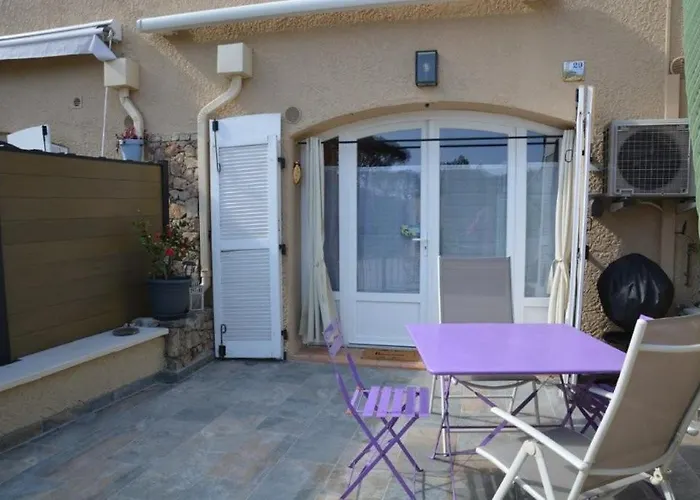 Synae- Joli Classe 3etoiles Avec Terrasse Et Piscine Appartement Sainte-Maxime